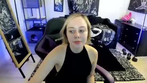 Snapshot of luna_lovelyy chatting on 7, 8, 2026 Luna online show from 7, 8, 2026