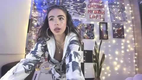 LUNA MCCOY online show from 17, 2, 2025