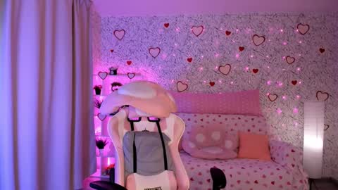 Snapshot of luna_moran chatting on 14, 2, 2025 Lina online show from 14, 2, 2025