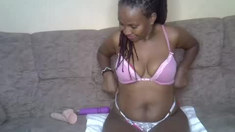 Snapshot of luna_peachy chatting on 27, 7, 2026 luna_peachy online show from 27, 7, 2026