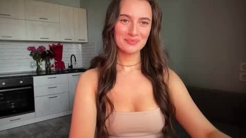 luna_raee online show from 5, 10, 2025