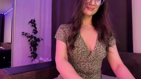 luna_raee online show from 30, 4, 2026