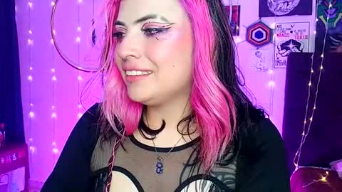 MISS LUNA  online show from 3, 2, 2025