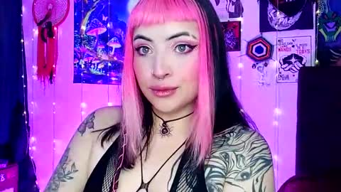 MISS LUNA  online show from 1, 3, 2025