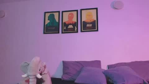 luna_roos30 online show from 7, 5, 2026
