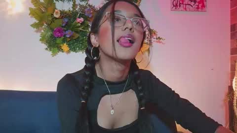 luna_valen online show from 6, 3, 2026