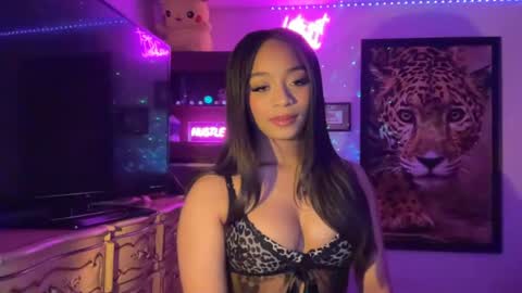 lunaa_11 online show from 27, 6, 2026