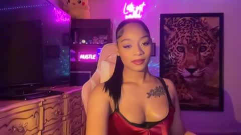 lunaa_11 online show from 24, 7, 2026