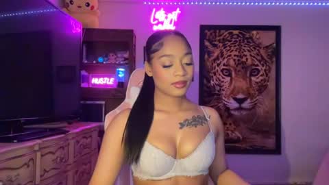 lunaa_11 online show from 1, 8, 2026