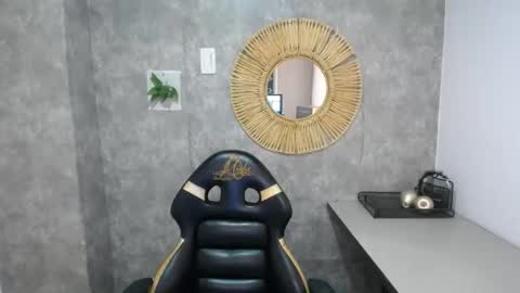 Snapshot of lunaa_m_ chatting on 5, 2, 2025 lunaa_m_ online show from 5, 2, 2025