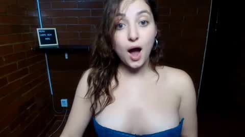 Snapshot of lunaa_m_ chatting on 21, 2, 2025 lunaa_m_ online show from 21, 2, 2025