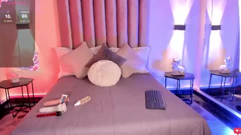 lunaa_moonn online show from 30, 6, 2026