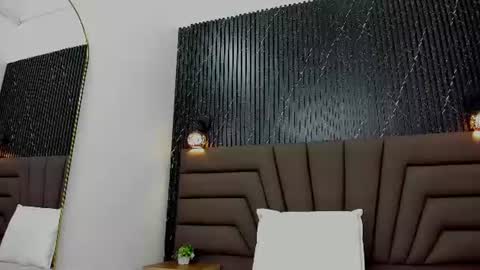 lunaasmithh online show from 7, 8, 2026