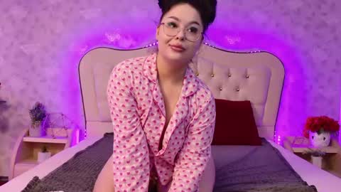 Snapshot of lunababe_ chatting on 3, 7, 2026 lunababe_ online show from 3, 7, 2026