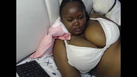 lunabloom01 online show from 24, 9, 2025