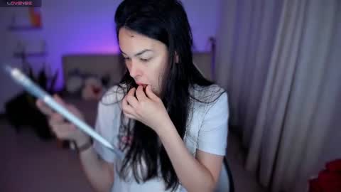 Luna online show from 7, 7, 2026
