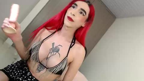 Snapshot of lunahot05xxx chatting on 20, 12, 2024 LUNA online show from 20, 12, 2024