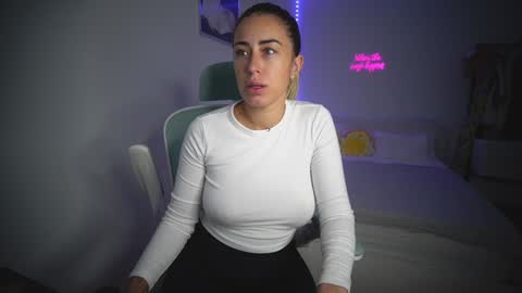 Laura online show from 5, 11, 2025