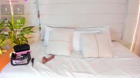 Luna  online show from 9, 3, 2026