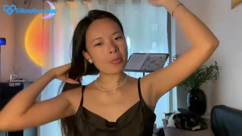 Snapshot of lunalovesuuuuu chatting on 12, 5, 2026 Luna online show from 12, 5, 2026