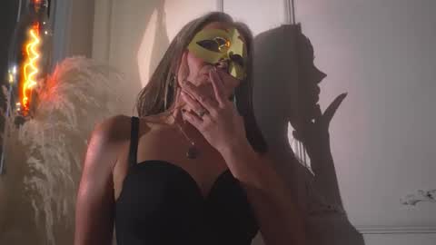 lunamisteriosa_ online show from 23, 12, 2025