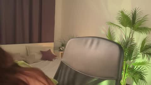 lunaolivia_ online show from 12, 11, 2025