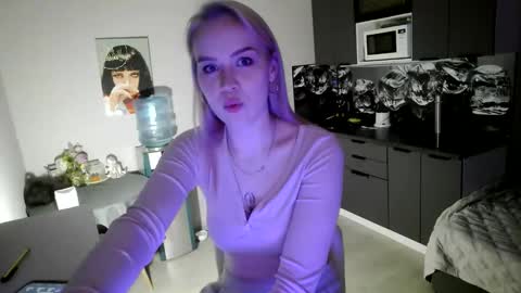 lunapeony online show from 11, 2, 2026