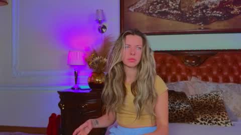 Luna Rishi online show from 4, 11, 2025