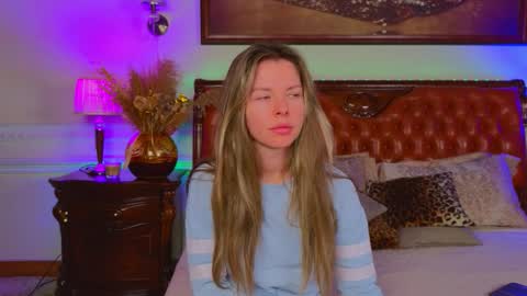 Luna Rishi online show from 4, 12, 2025