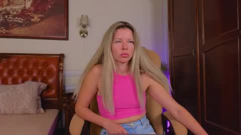 Luna Rishi online show from 30, 6, 2026