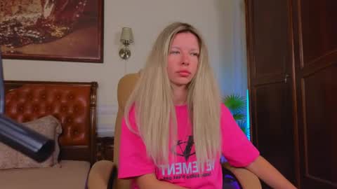 Luna Rishi online show from 6, 7, 2026