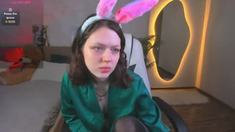 Lily online show from 5, 4, 2026