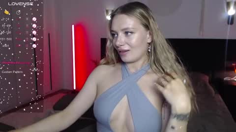 LunaticaBae online show from 21, 2, 2025