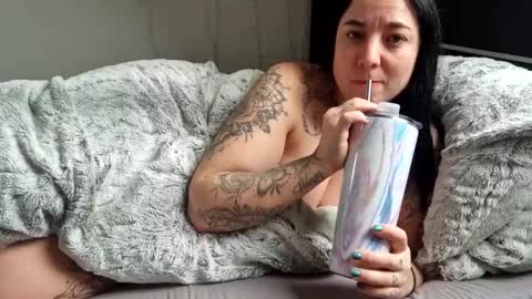 Luna  powered by bitch dust online show from 28, 1, 2025