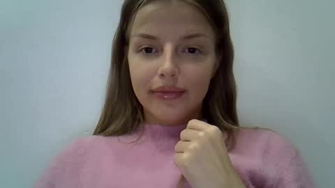 Snapshot of lunav7 chatting on 9, 10, 2025 Luna  online show from 9, 10, 2025