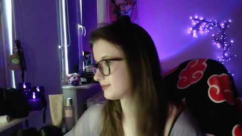 LunaXcherry online show from 7, 5, 2026