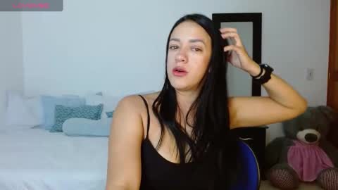 Snapshot of lunayois02 chatting on 8, 3, 2025 lunayois02 online show from 8, 3, 2025