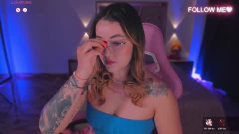 LUNA ROSE online show from 5, 12, 2025