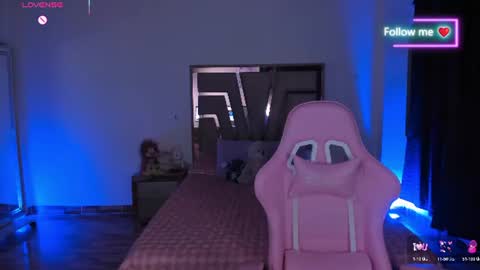 LUNA ROSE online show from 19, 6, 2026