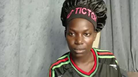 luo_queen online show from 30, 11, 2025