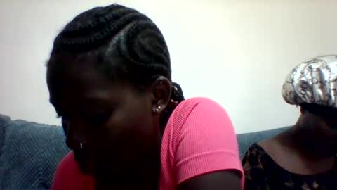 luo_queen online show from 23, 3, 2026