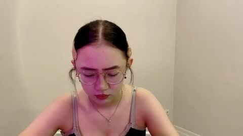 Roxie online show from 15, 5, 2026
