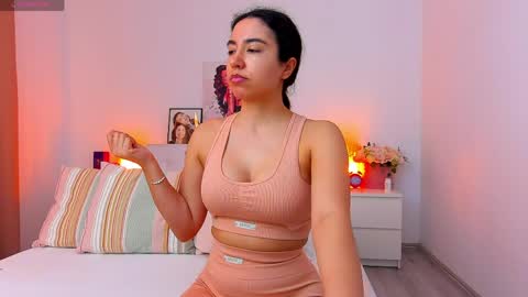 LusciousSarra online show from 2, 4, 2026