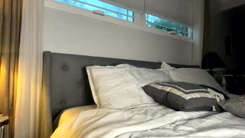 SHOWS ALL MONDAY WEDNESDAYFRIDAYSATURDAY  IN THE MORNING online show from 16, 11, 2025