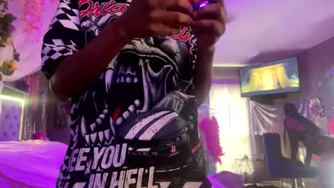 Snapshot of lust_j chatting on 4, 12, 2025 LUST online show from 4, 12, 2025