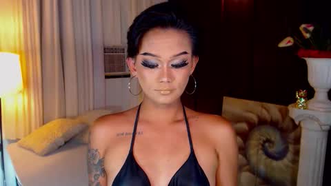 AdriannaFowks online show from 16, 4, 2026