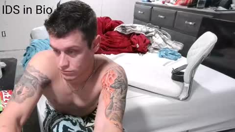 Snapshot of lustlivenow chatting on 10, 9, 2025 GUY --- GIRL online show from 10, 9, 2025