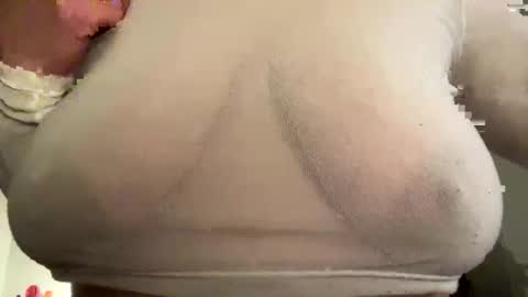 Snapshot of lustytits85 chatting on 10, 2, 2026 lustytits85 online show from 10, 2, 2026