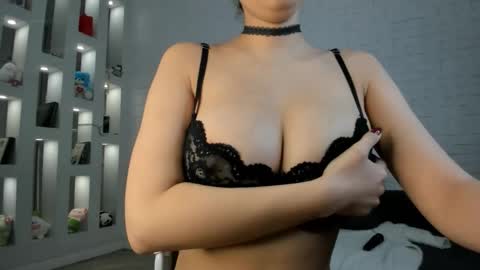 Snapshot of luv_yuna chatting on 29, 11, 2025 Yuna online show from 29, 11, 2025