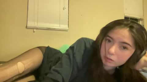 Snapshot of luvrxstarx chatting on 3, 12, 2025 luvrxstarx online show from 3, 12, 2025